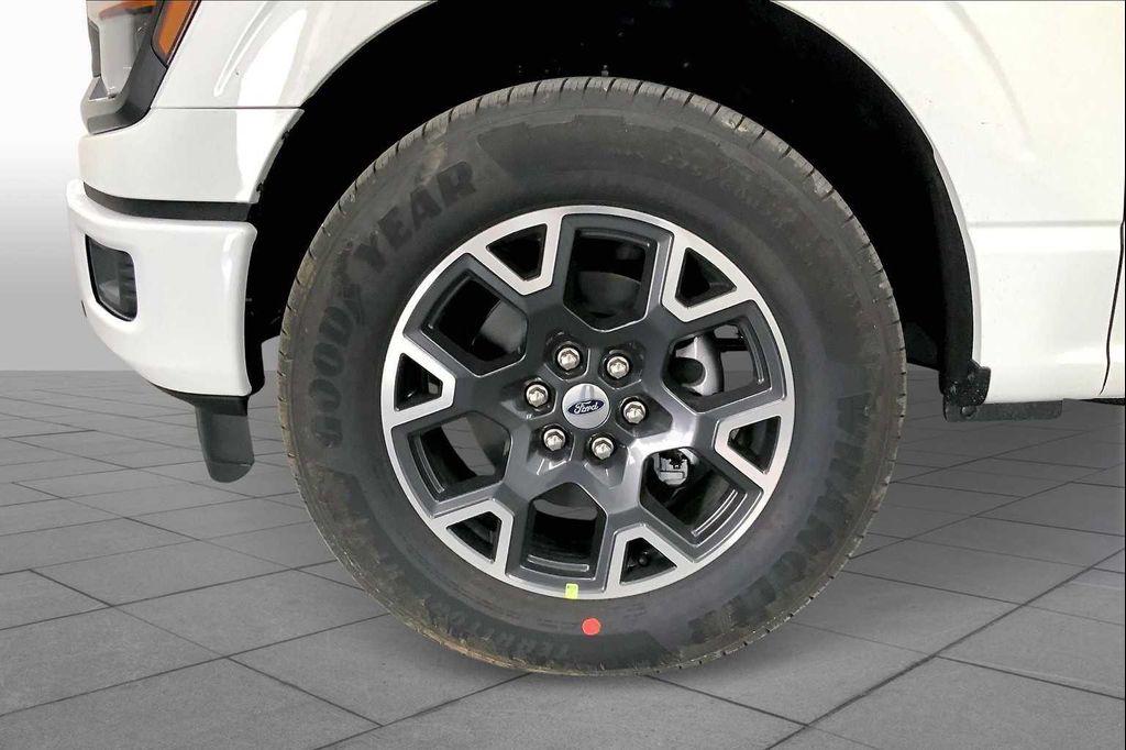 new 2025 Ford F-150 car, priced at $43,041