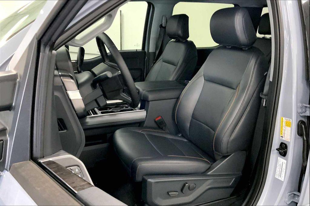 new 2025 Ford F-250 car, priced at $81,921