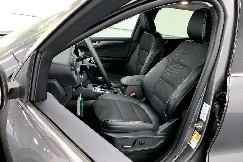 new 2025 Ford Escape PHEV car, priced at $30,212