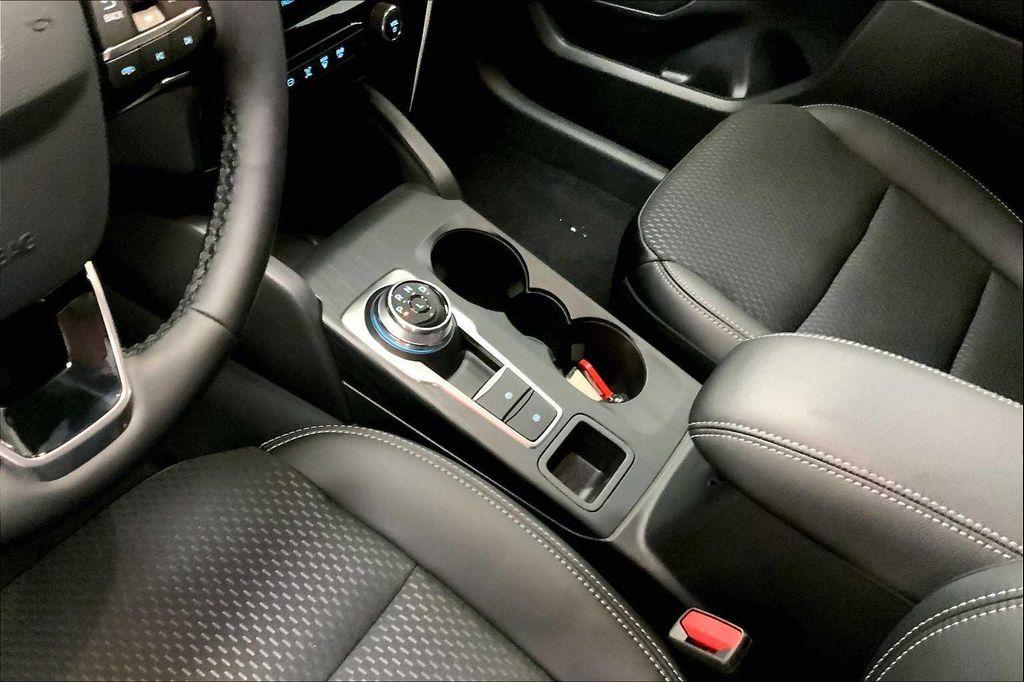 new 2025 Ford Escape PHEV car, priced at $30,212