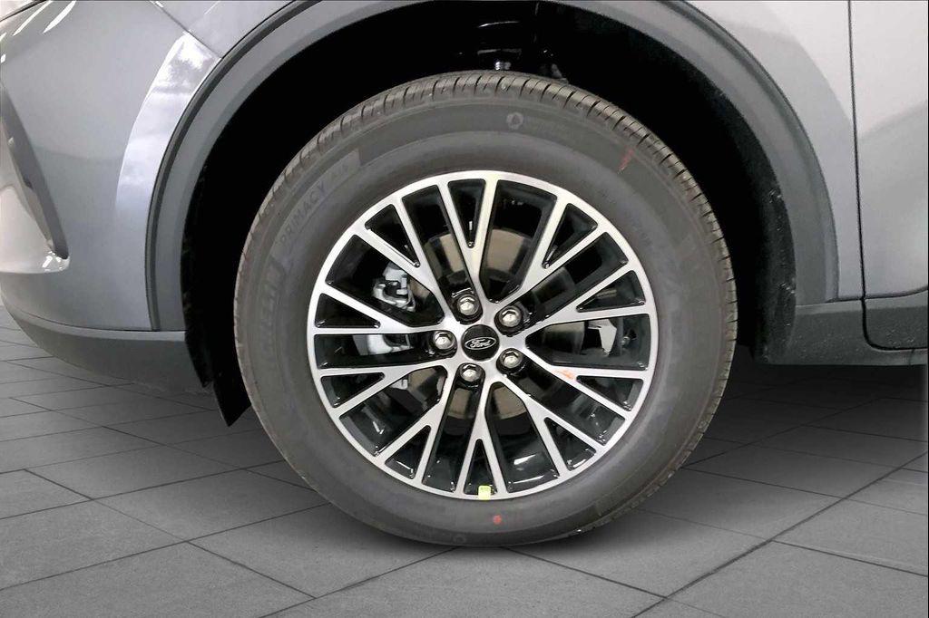 new 2025 Ford Escape PHEV car, priced at $30,212
