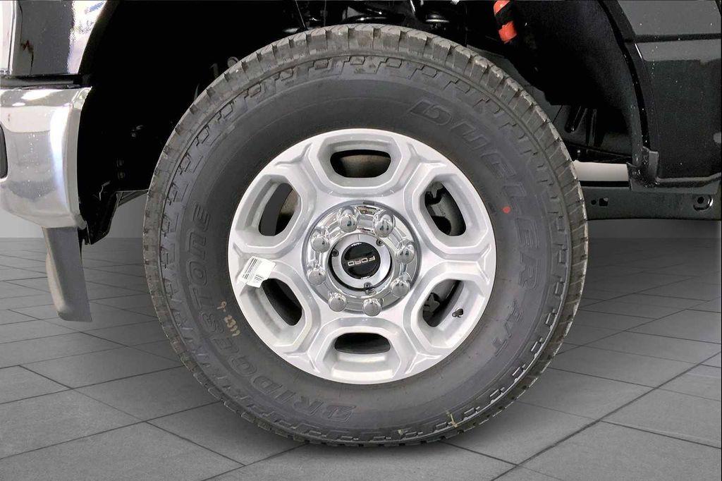 new 2025 Ford F-250 car, priced at $66,044