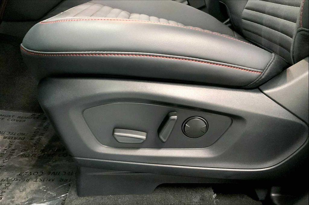 new 2025 Ford Explorer car, priced at $43,924