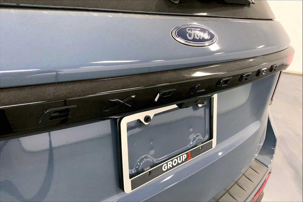 new 2025 Ford Explorer car, priced at $43,924