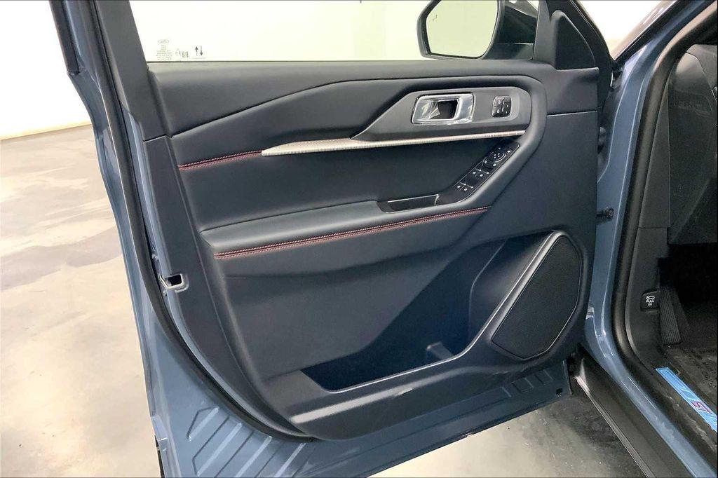 new 2025 Ford Explorer car, priced at $43,924