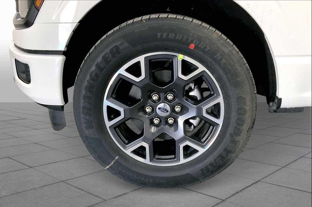 new 2025 Ford F-150 car, priced at $42,634
