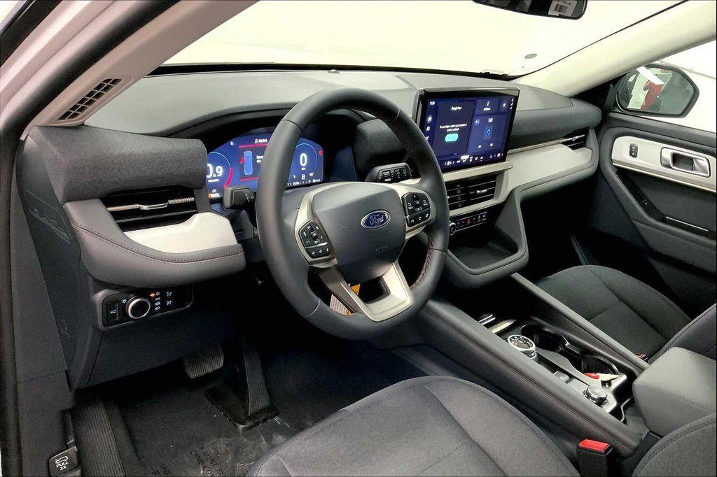 new 2025 Ford Explorer car, priced at $41,440