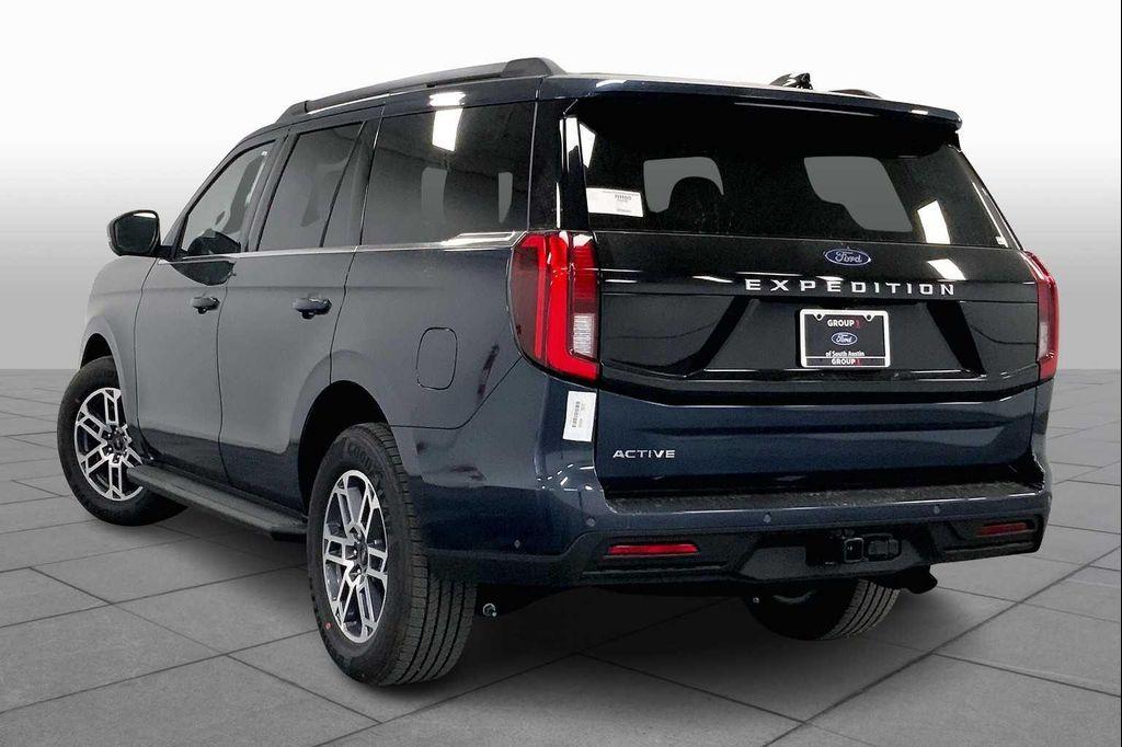 new 2025 Ford Expedition car, priced at $65,454