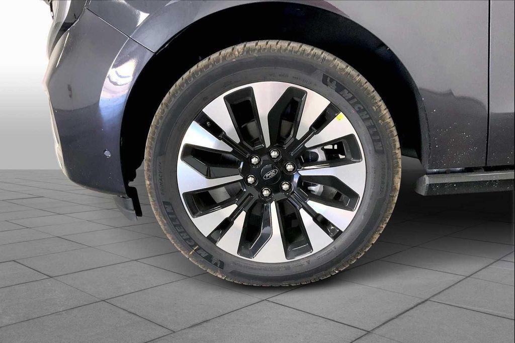 new 2025 Ford Expedition car, priced at $80,750