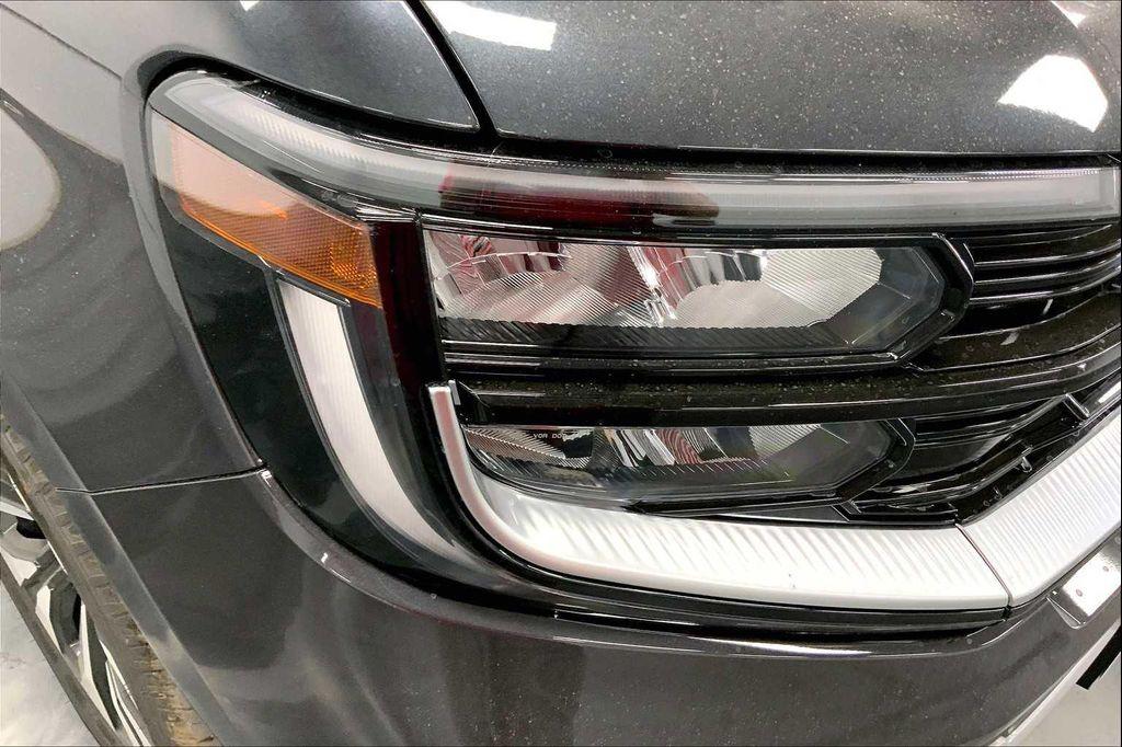 new 2025 Ford Expedition car, priced at $80,750