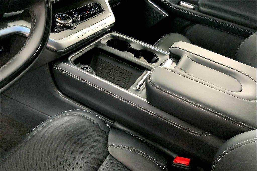 new 2025 Ford Expedition car, priced at $80,750