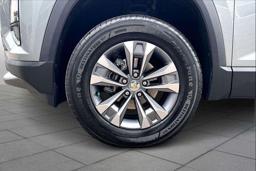 used 2025 Chevrolet Equinox car, priced at $25,971