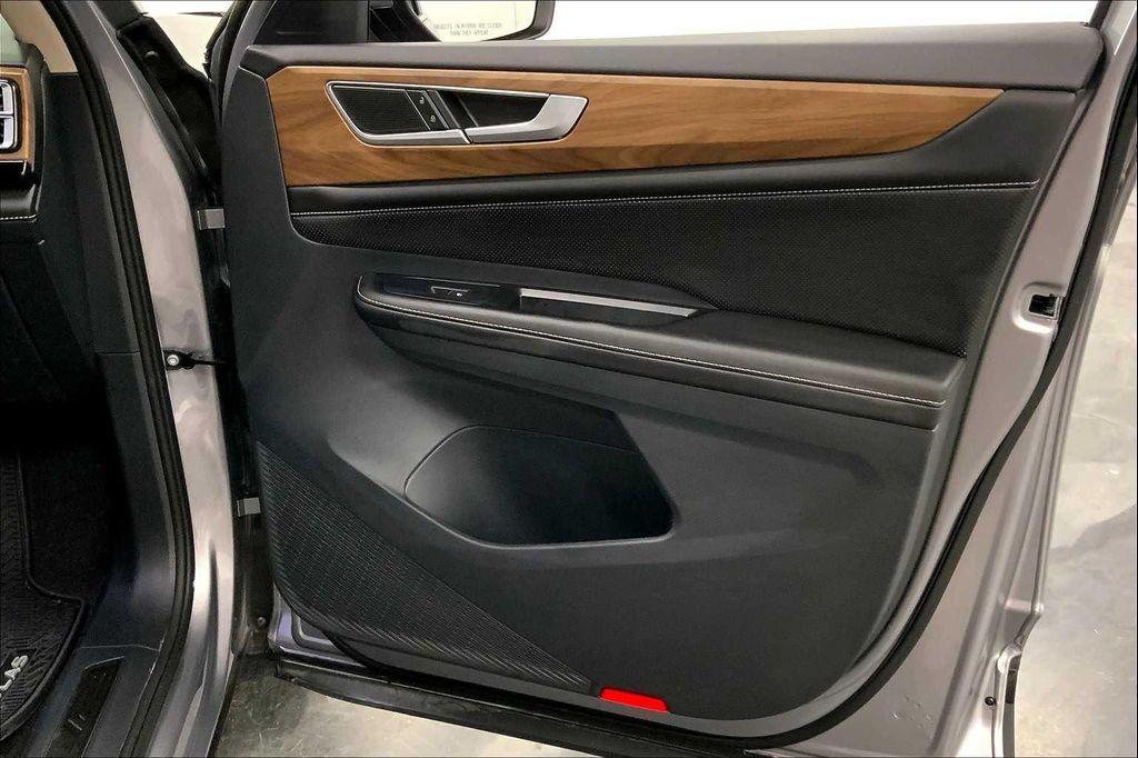 used 2024 Volkswagen Atlas car, priced at $29,583
