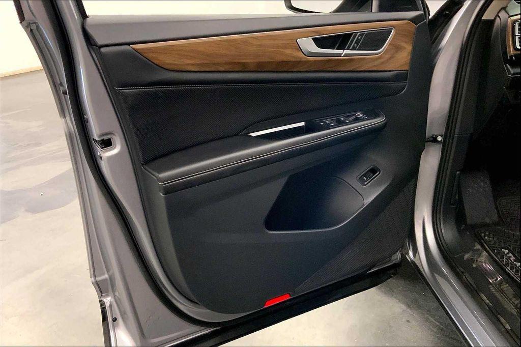 used 2024 Volkswagen Atlas car, priced at $29,583