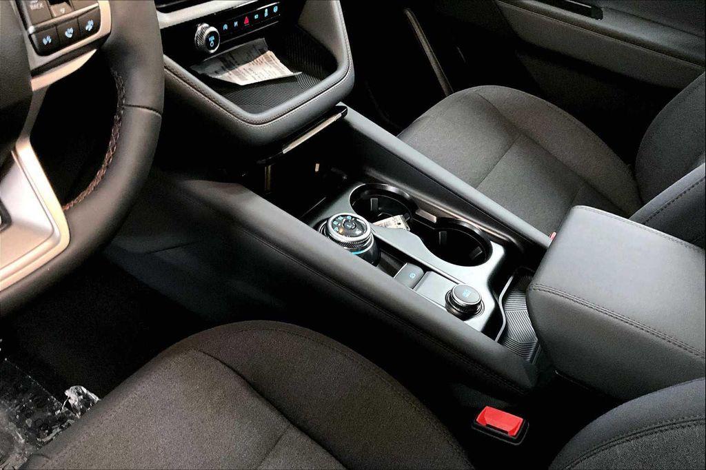 new 2025 Ford Explorer car, priced at $37,288