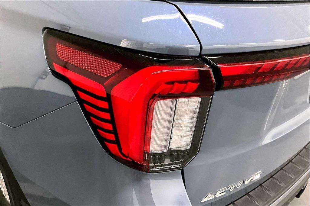 new 2025 Ford Explorer car, priced at $37,288