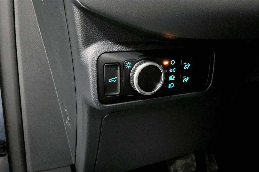 new 2025 Ford Explorer car, priced at $37,288