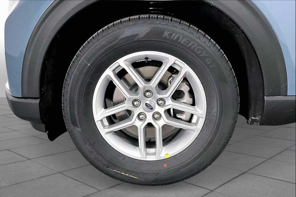 new 2025 Ford Explorer car, priced at $37,288