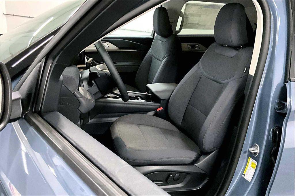 new 2025 Ford Explorer car, priced at $37,288