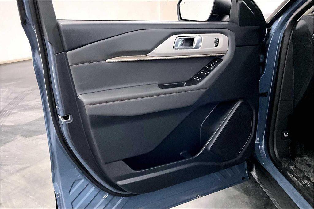new 2025 Ford Explorer car, priced at $37,288