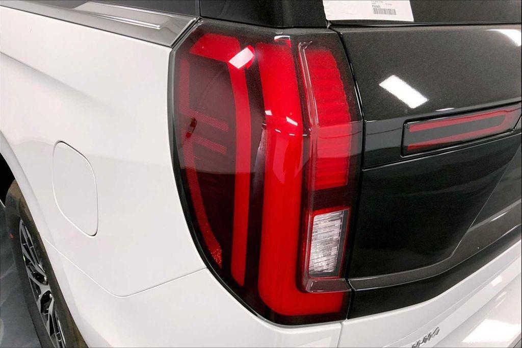 new 2025 Ford Expedition car, priced at $76,945
