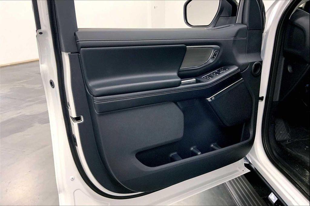 new 2025 Ford Expedition car, priced at $76,945
