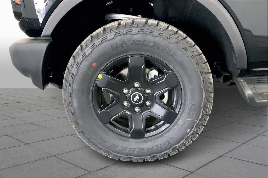 new 2025 Ford Bronco car, priced at $47,660