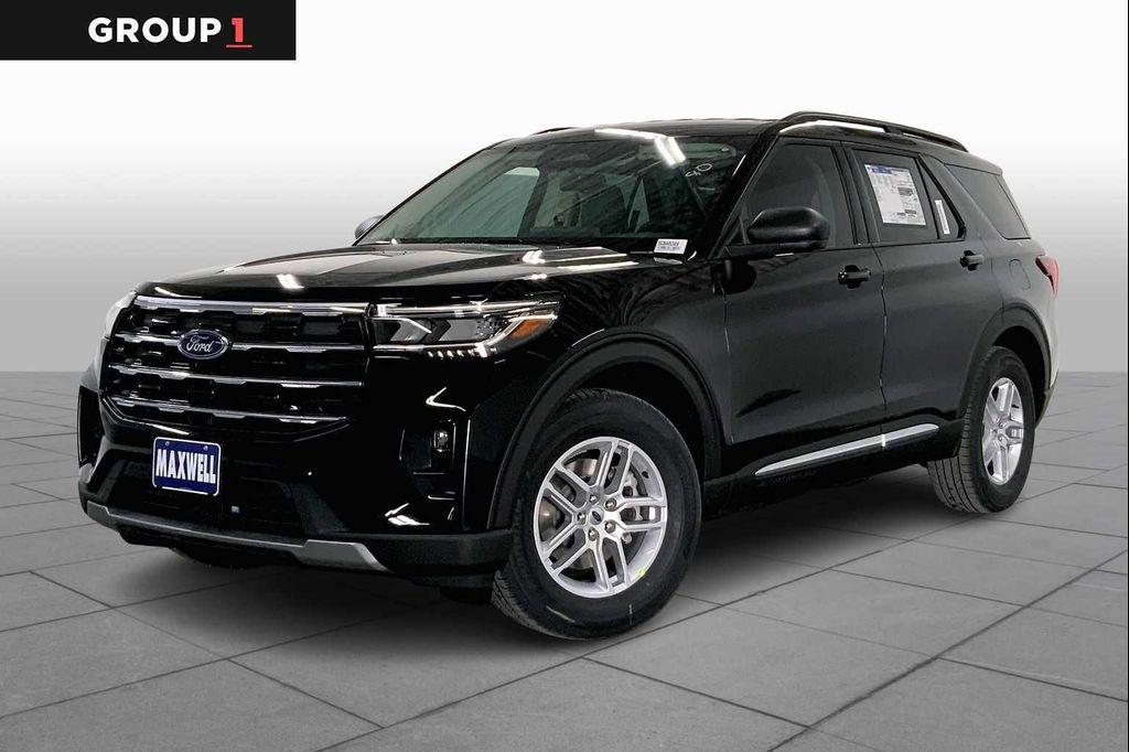 new 2025 Ford Explorer car, priced at $40,286
