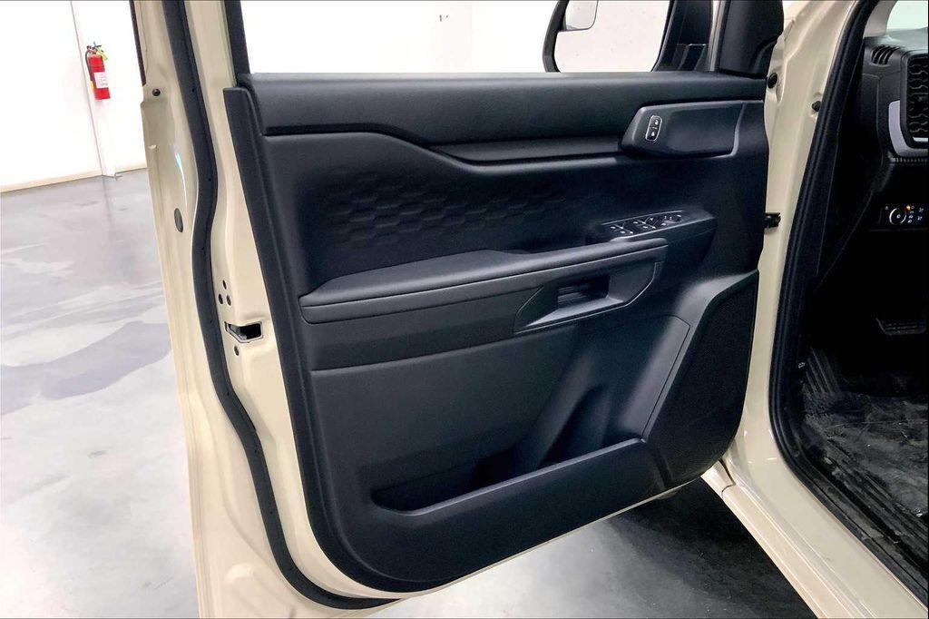 new 2025 Ford Ranger car, priced at $33,585