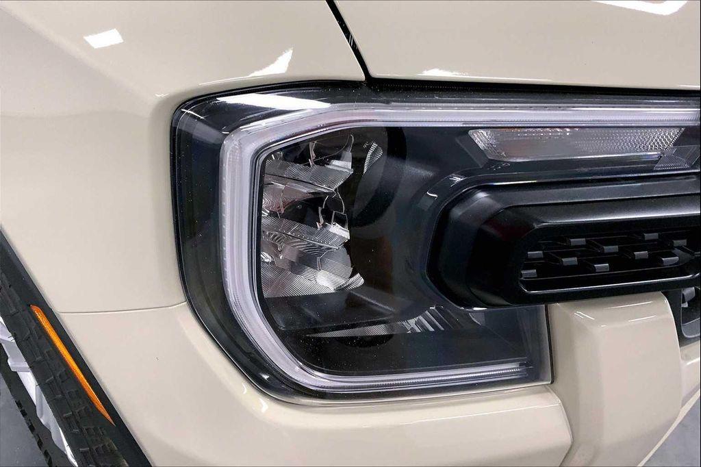 new 2025 Ford Ranger car, priced at $33,585