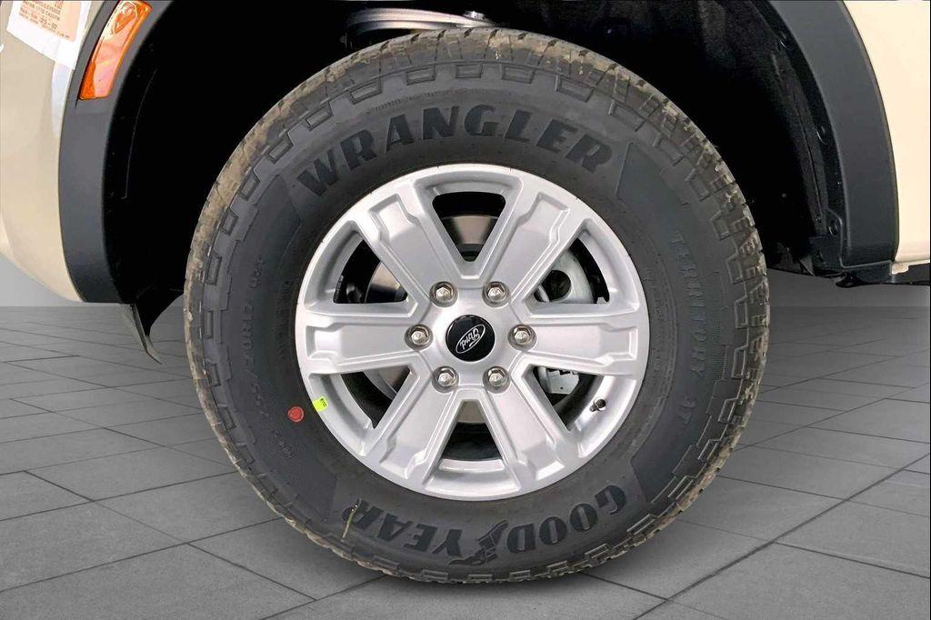 new 2025 Ford Ranger car, priced at $33,585