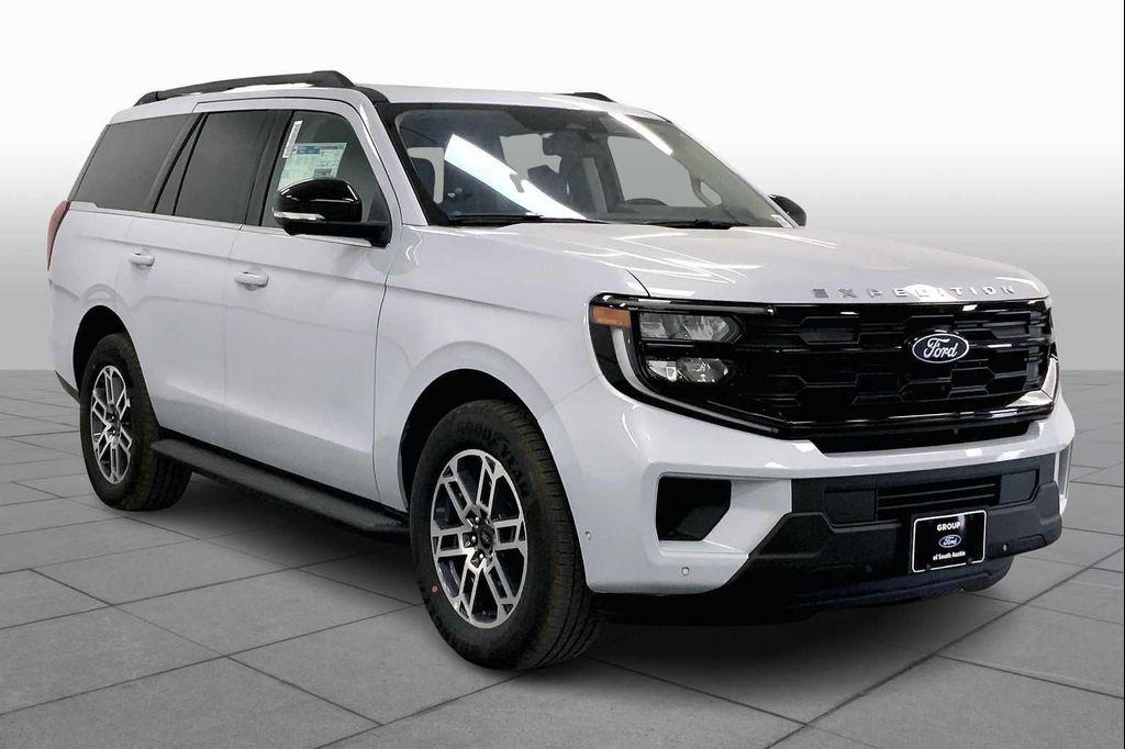 new 2025 Ford Expedition car, priced at $69,345