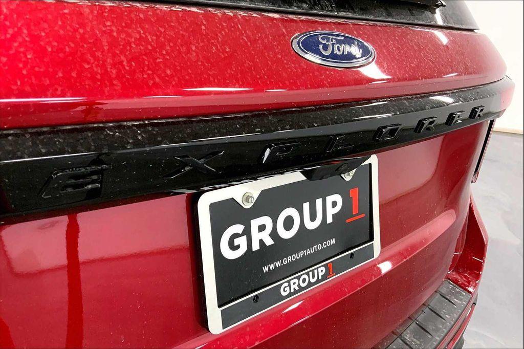 new 2025 Ford Explorer car, priced at $43,352