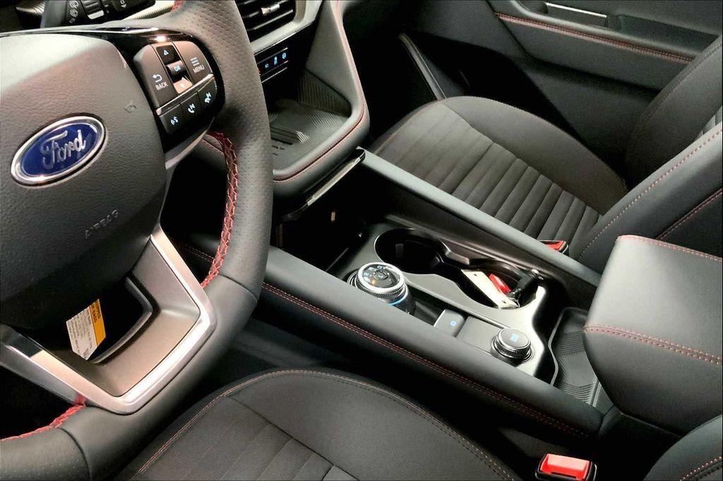 new 2025 Ford Explorer car, priced at $43,352