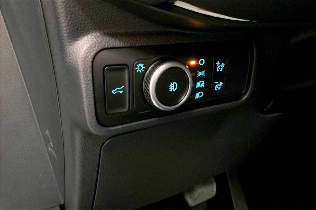 new 2025 Ford Explorer car, priced at $43,352