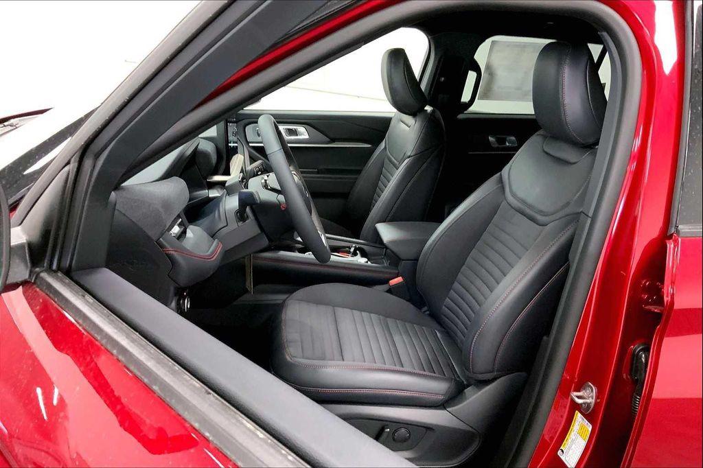 new 2025 Ford Explorer car, priced at $43,352