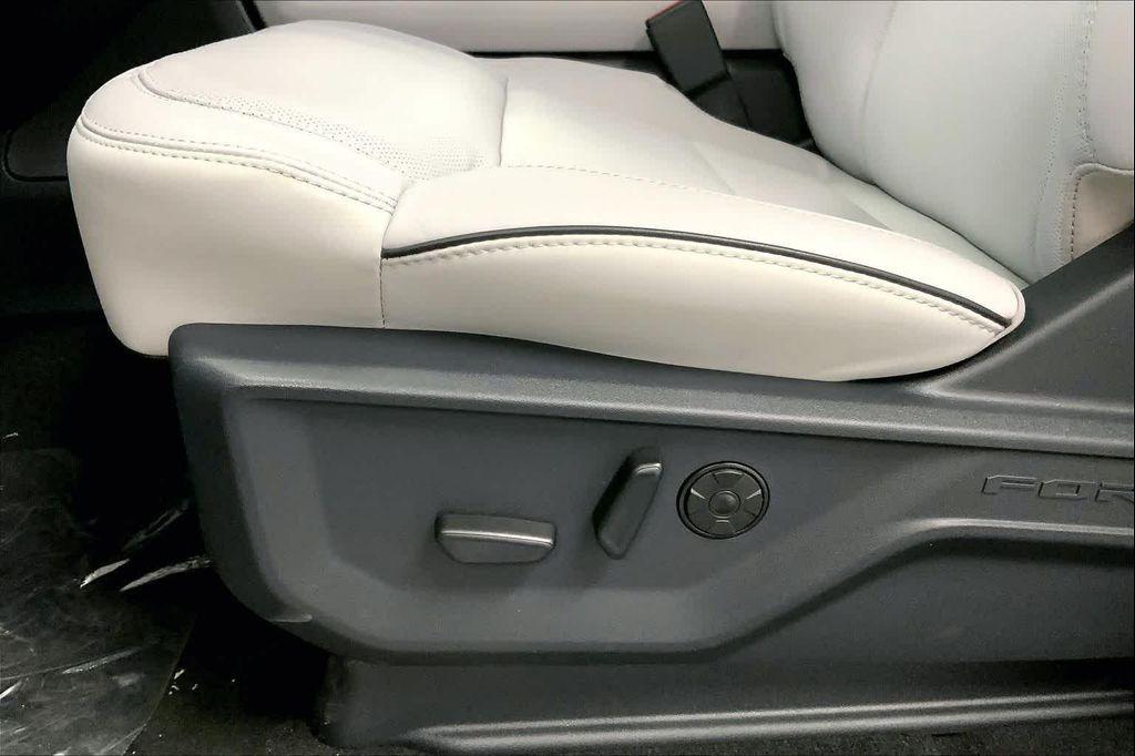 new 2025 Ford Expedition Max car, priced at $98,405