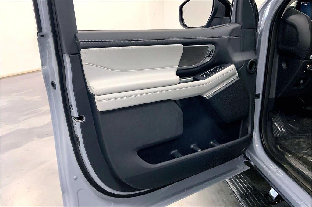 new 2025 Ford Expedition Max car, priced at $98,405