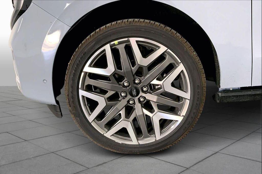 new 2025 Ford Expedition Max car, priced at $98,405