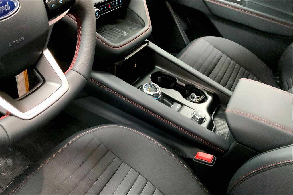 new 2025 Ford Explorer car, priced at $44,423