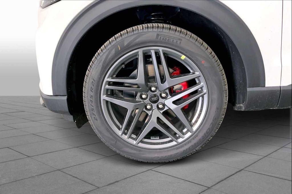 new 2025 Ford Explorer car, priced at $44,423