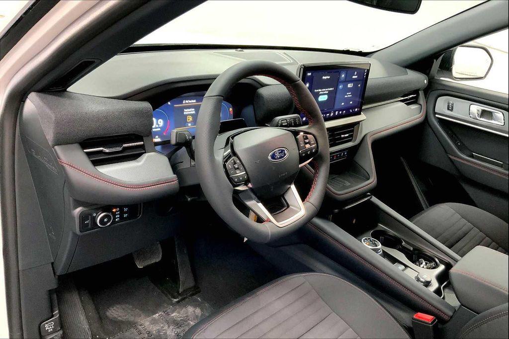new 2025 Ford Explorer car, priced at $44,423