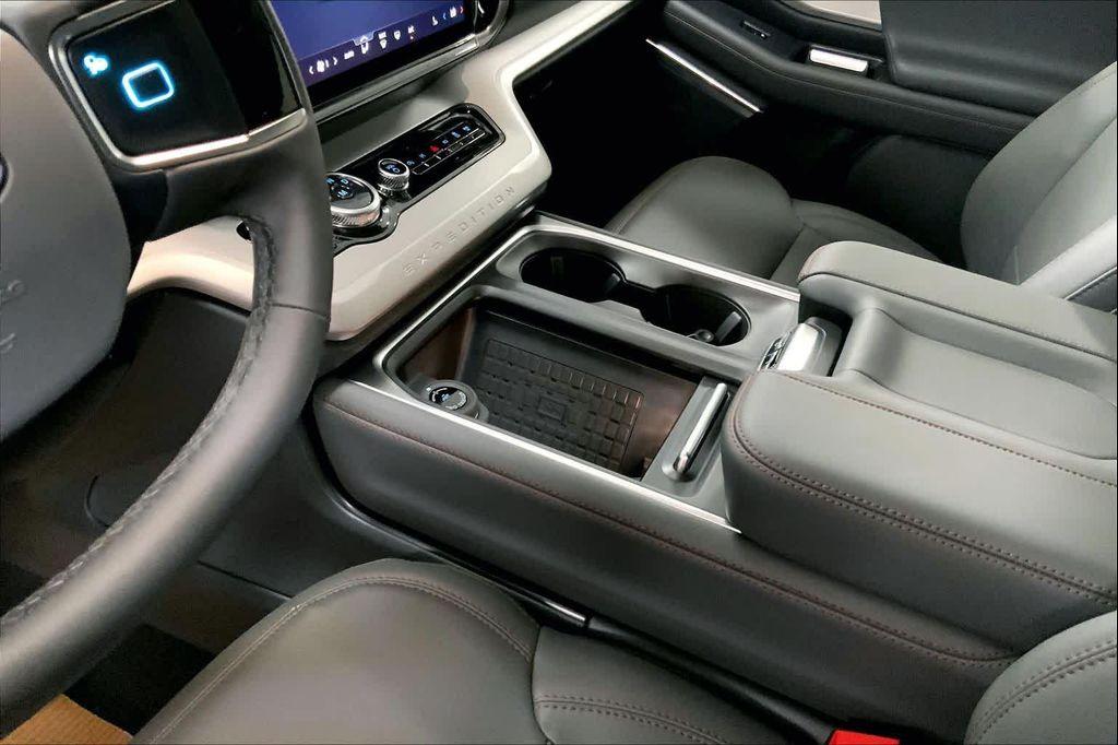 new 2025 Ford Expedition car, priced at $65,787
