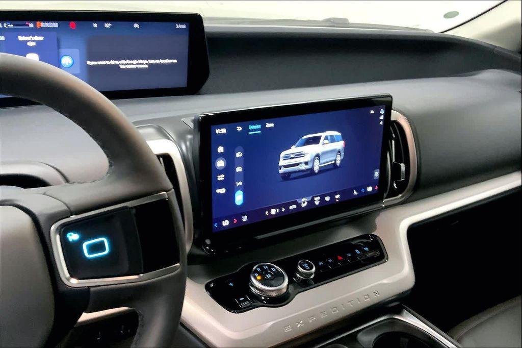 new 2025 Ford Expedition car, priced at $65,787