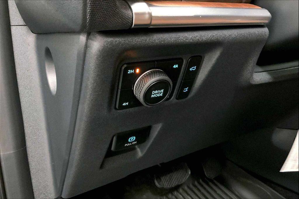 new 2025 Ford Expedition car, priced at $84,865