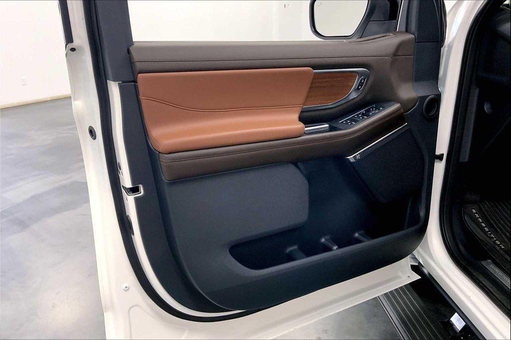 new 2025 Ford Expedition car, priced at $84,865