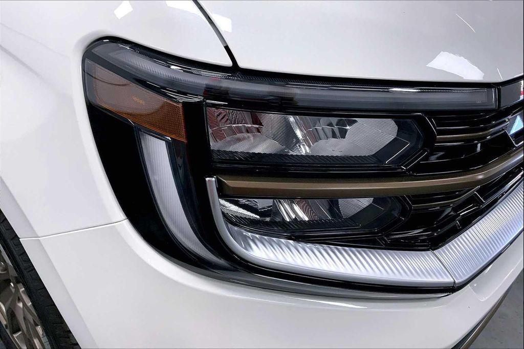 new 2025 Ford Expedition car, priced at $84,865