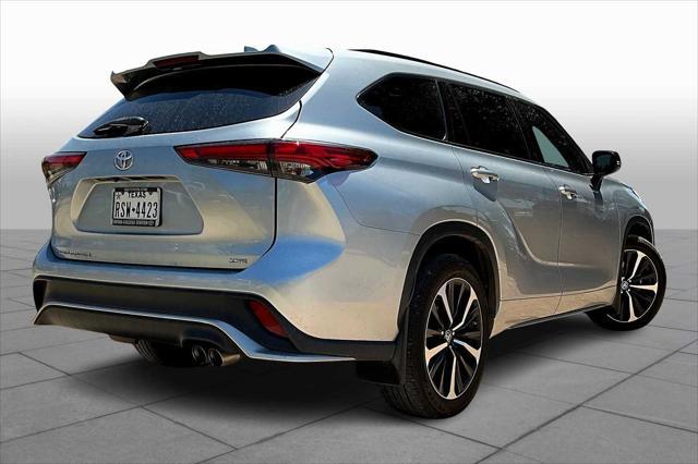 used 2022 Toyota Highlander car, priced at $33,971