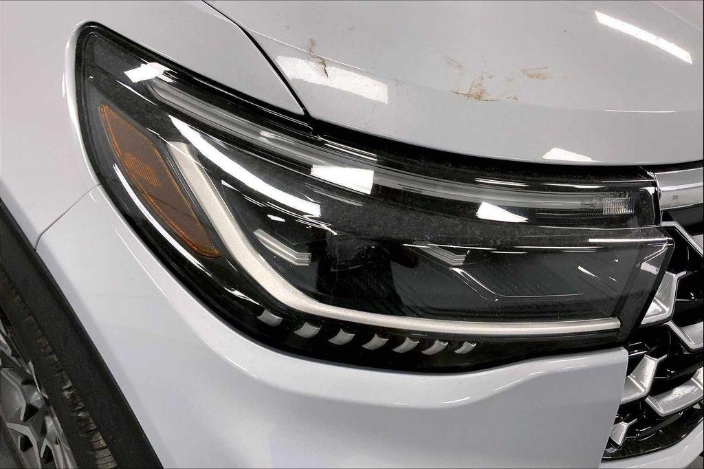 new 2025 Ford Explorer car, priced at $59,905