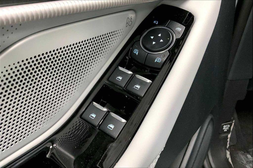 new 2025 Ford Explorer car, priced at $59,905